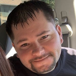 Meet your Posher, Derrick